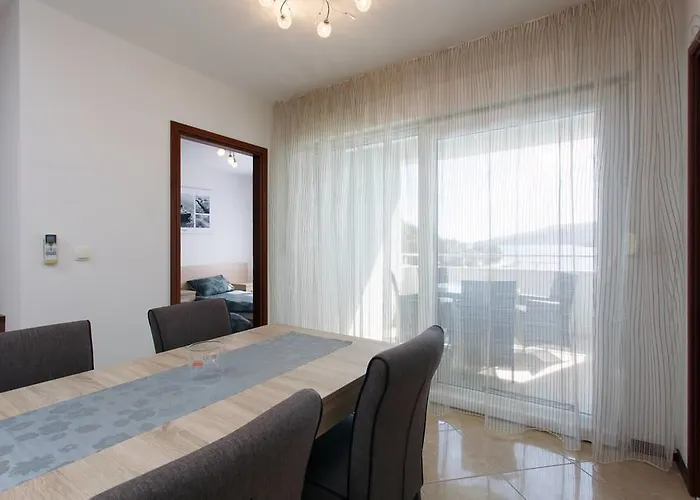 Lana דירה מרינה