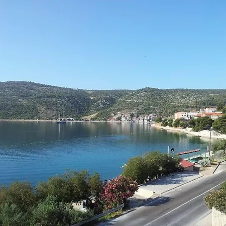 Apartment Lana Marina
